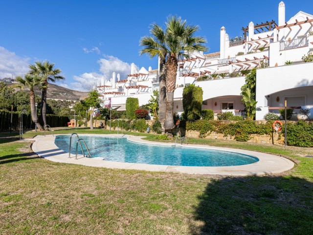 2 Bedrooms Apartment in Nueva Andalucía