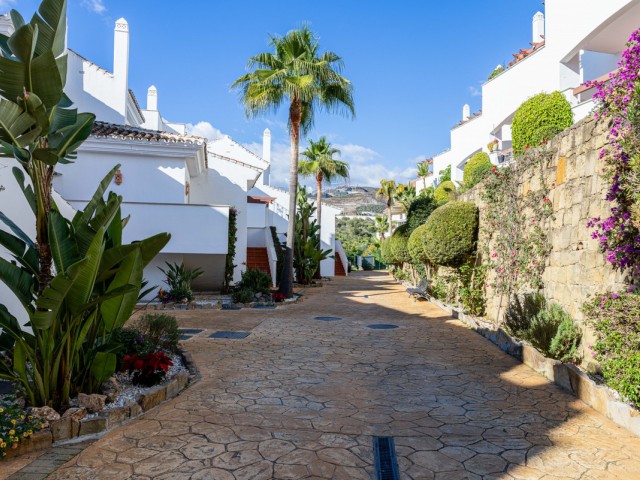 2 Bedrooms Apartment in Nueva Andalucía