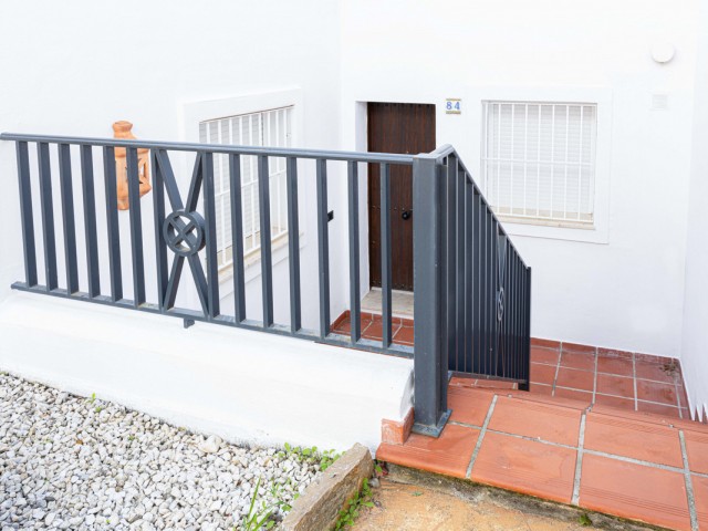 2 Bedrooms Apartment in Nueva Andalucía