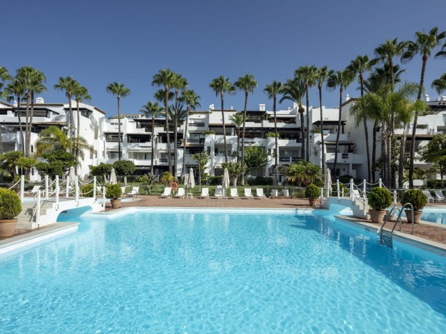 Apartamento, The Golden Mile