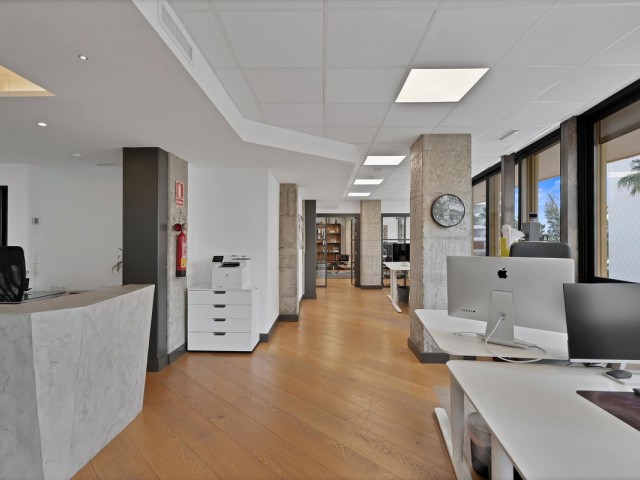 Comercial con 0 Dormitorios  en Marbella