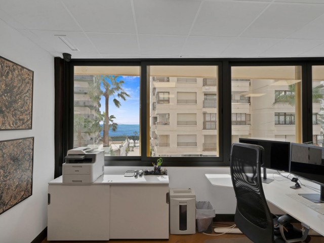 Comercial con 0 Dormitorios  en Marbella
