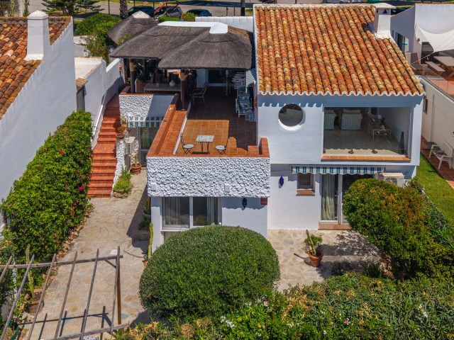 Villa con 3 Dormitorios  en Estepona