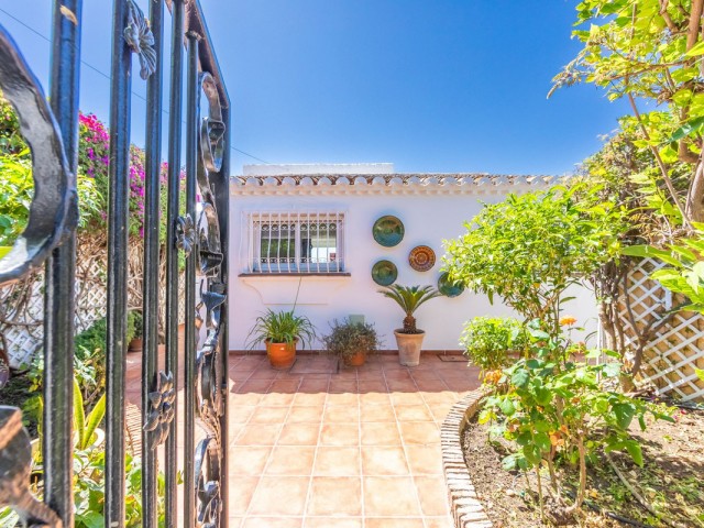 Villa con 3 Dormitorios  en Estepona