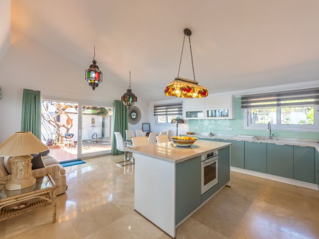 Villa con 3 Dormitorios  en Estepona