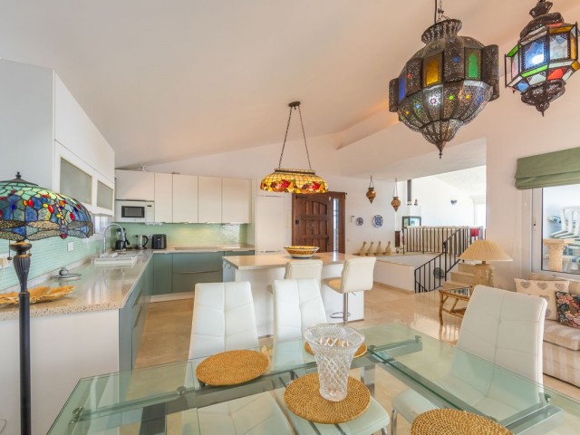Villa con 3 Dormitorios  en Estepona