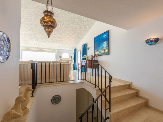 Villa con 3 Dormitorios  en Estepona