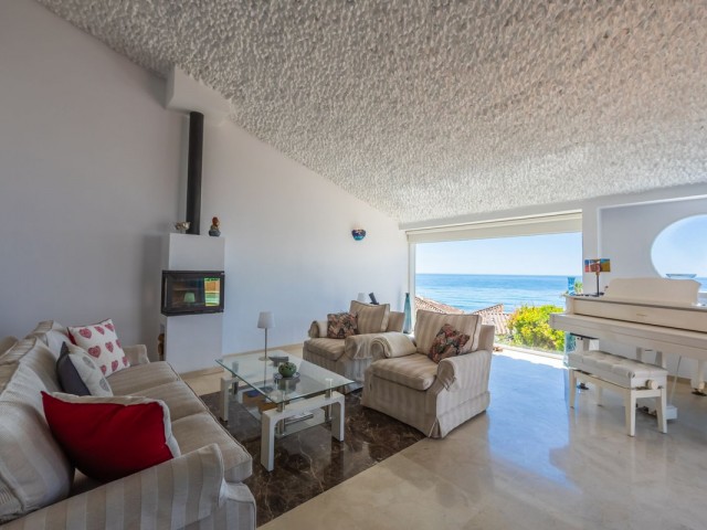 Villa con 3 Dormitorios  en Estepona