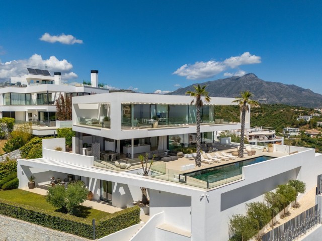 6 Bedrooms Villa in Benahavís