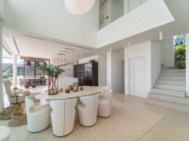 6 Bedrooms Villa in Benahavís