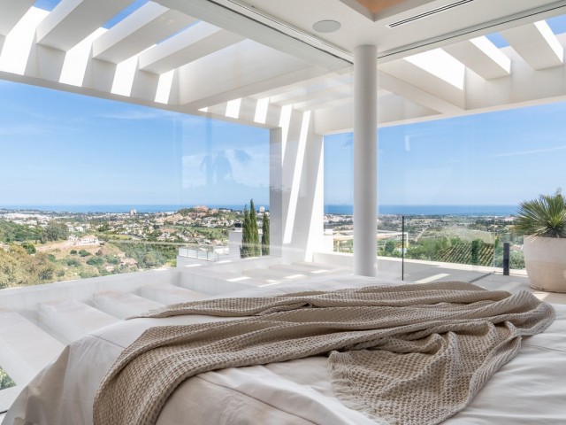 6 Bedrooms Villa in Benahavís