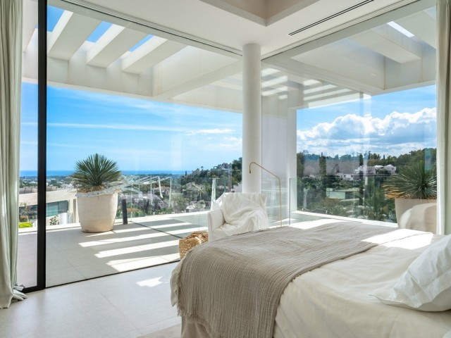 6 Bedrooms Villa in Benahavís