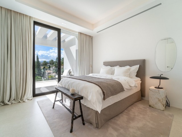 6 Bedrooms Villa in Benahavís