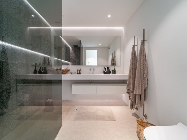 6 Bedrooms Villa in Benahavís