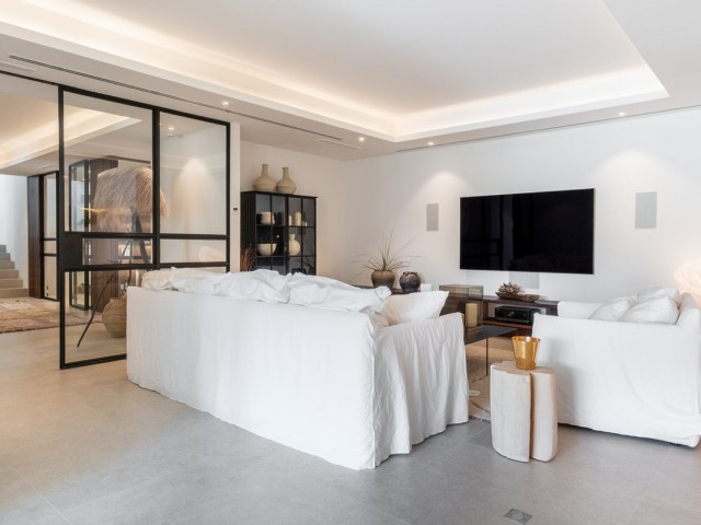 6 Bedrooms Villa in Benahavís