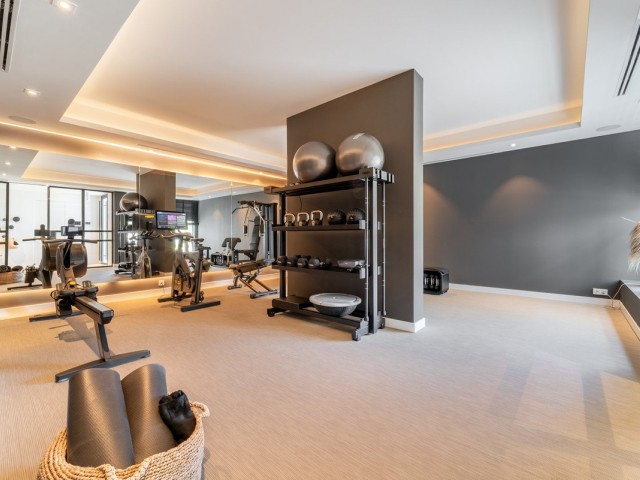 6 Bedrooms Villa in Benahavís