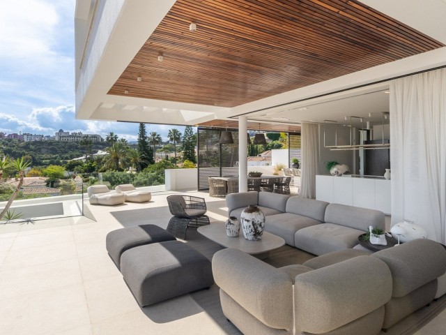 6 Bedrooms Villa in Benahavís