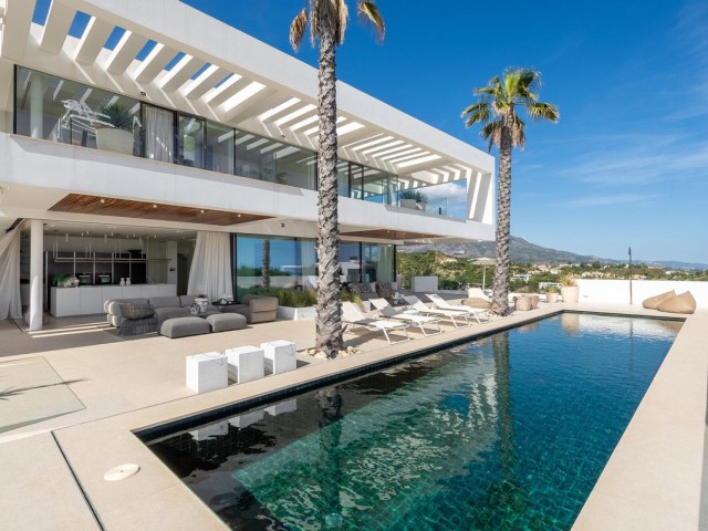 6 Bedrooms Villa in Benahavís