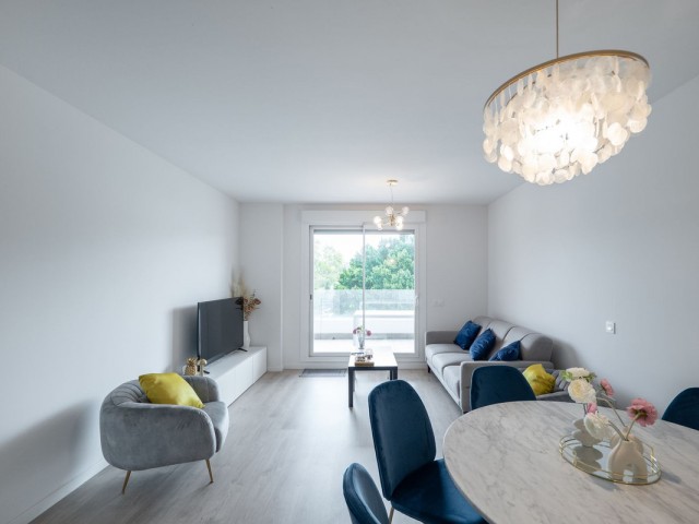 2 Bedrooms Apartment in Nueva Andalucía