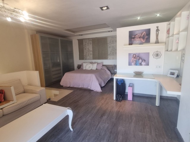 5 Soveroms Rekkehus i Estepona