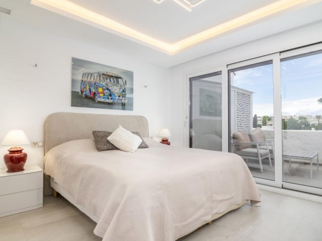 3 Bedrooms Apartment in Puerto Banús
