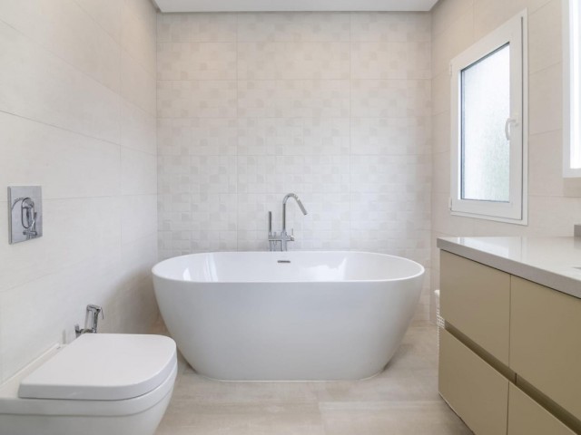 3 Bedrooms Apartment in Puerto Banús