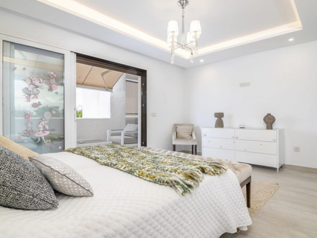 3 Bedrooms Apartment in Puerto Banús