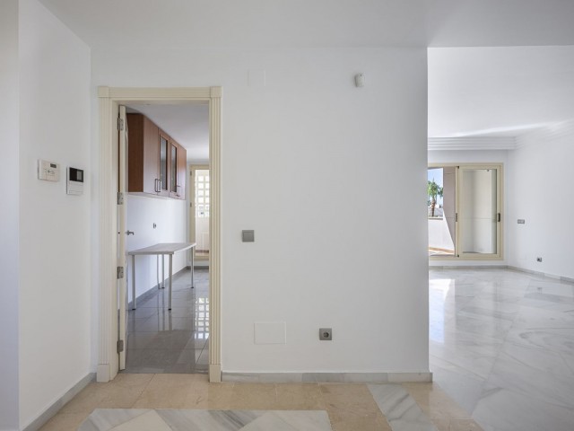 Apartamento con 2 Dormitorios  en Aloha