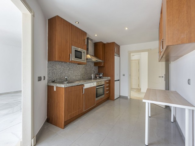 Apartamento con 2 Dormitorios  en Aloha