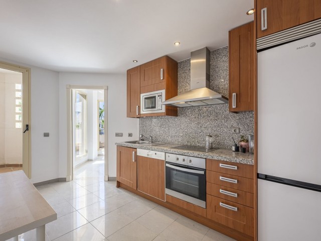 Apartamento con 2 Dormitorios  en Aloha