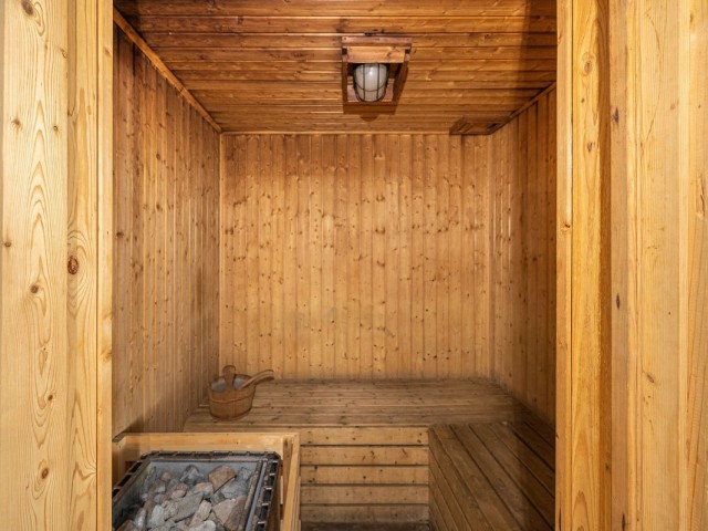 Apartamento con 2 Dormitorios  en Aloha