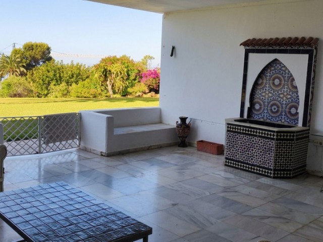 Apartamento con 3 Dormitorios  en Marbella