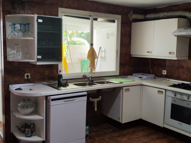 Apartamento con 3 Dormitorios  en Marbella