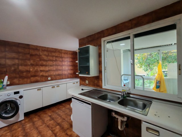 Apartamento con 3 Dormitorios  en Marbella