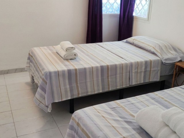Apartamento con 3 Dormitorios  en Marbella