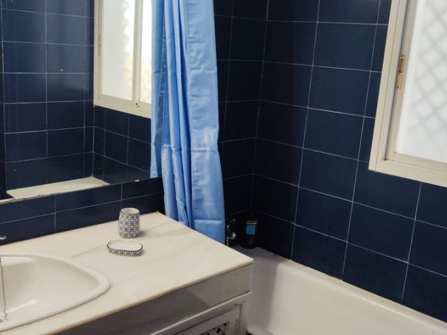 Apartamento con 3 Dormitorios  en Marbella