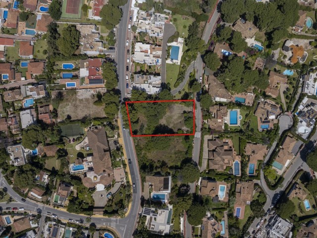  Plot in Nueva Andalucía