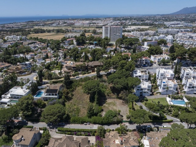  Plot in Nueva Andalucía
