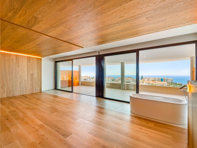 2 Bedrooms Apartment in Fuengirola