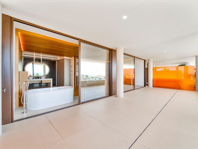 2 Bedrooms Apartment in Fuengirola
