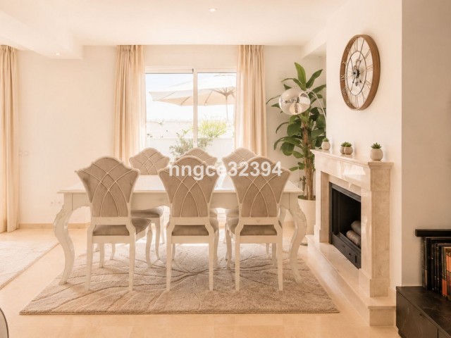 Apartamento con 3 Dormitorios  en Nueva Andalucía