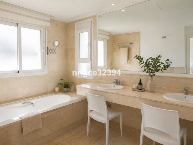 Apartamento con 3 Dormitorios  en Nueva Andalucía