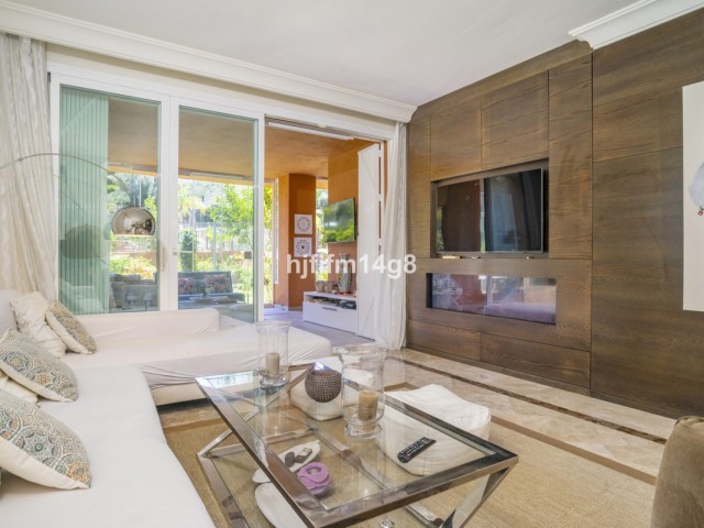 Apartamento con 3 Dormitorios  en Nueva Andalucía