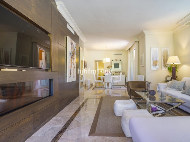 Apartamento con 3 Dormitorios  en Nueva Andalucía