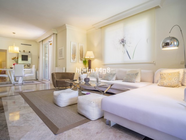 Apartamento con 3 Dormitorios  en Nueva Andalucía