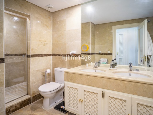 Apartamento con 3 Dormitorios  en Nueva Andalucía