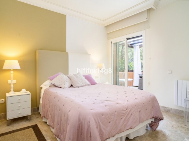 Apartamento con 3 Dormitorios  en Nueva Andalucía