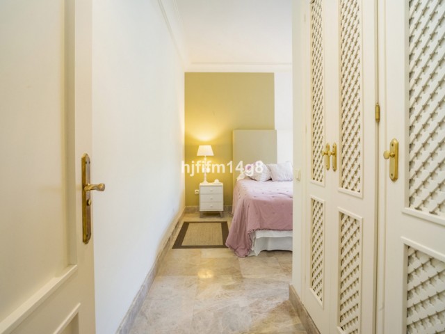 Apartamento con 3 Dormitorios  en Nueva Andalucía