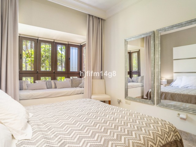 Apartamento con 3 Dormitorios  en Nueva Andalucía