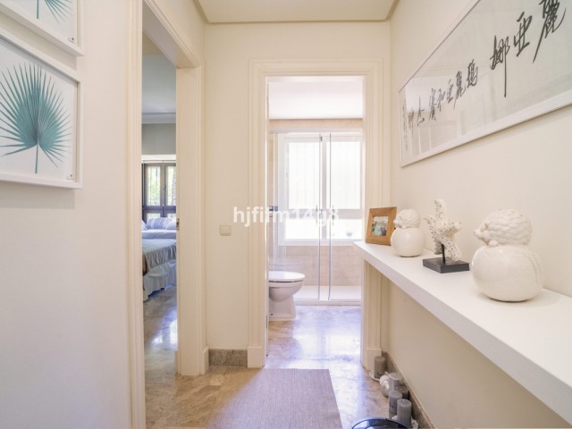 Apartamento con 3 Dormitorios  en Nueva Andalucía